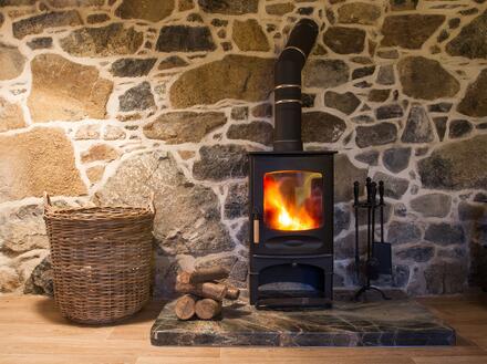 guides-et-conseils-chauffage-mettre-en-valeur-poele-bois-1